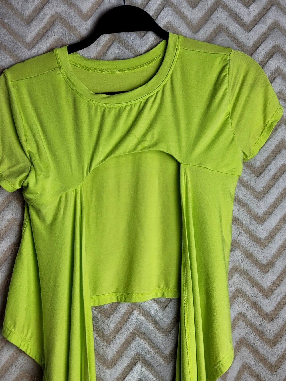 BLOGILATES Neon Lime Tie-Back Crop Top - Picture 3 of 7